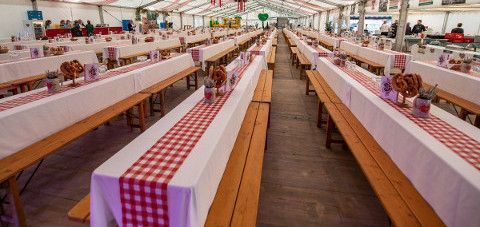 Theke & Tischgarnituren